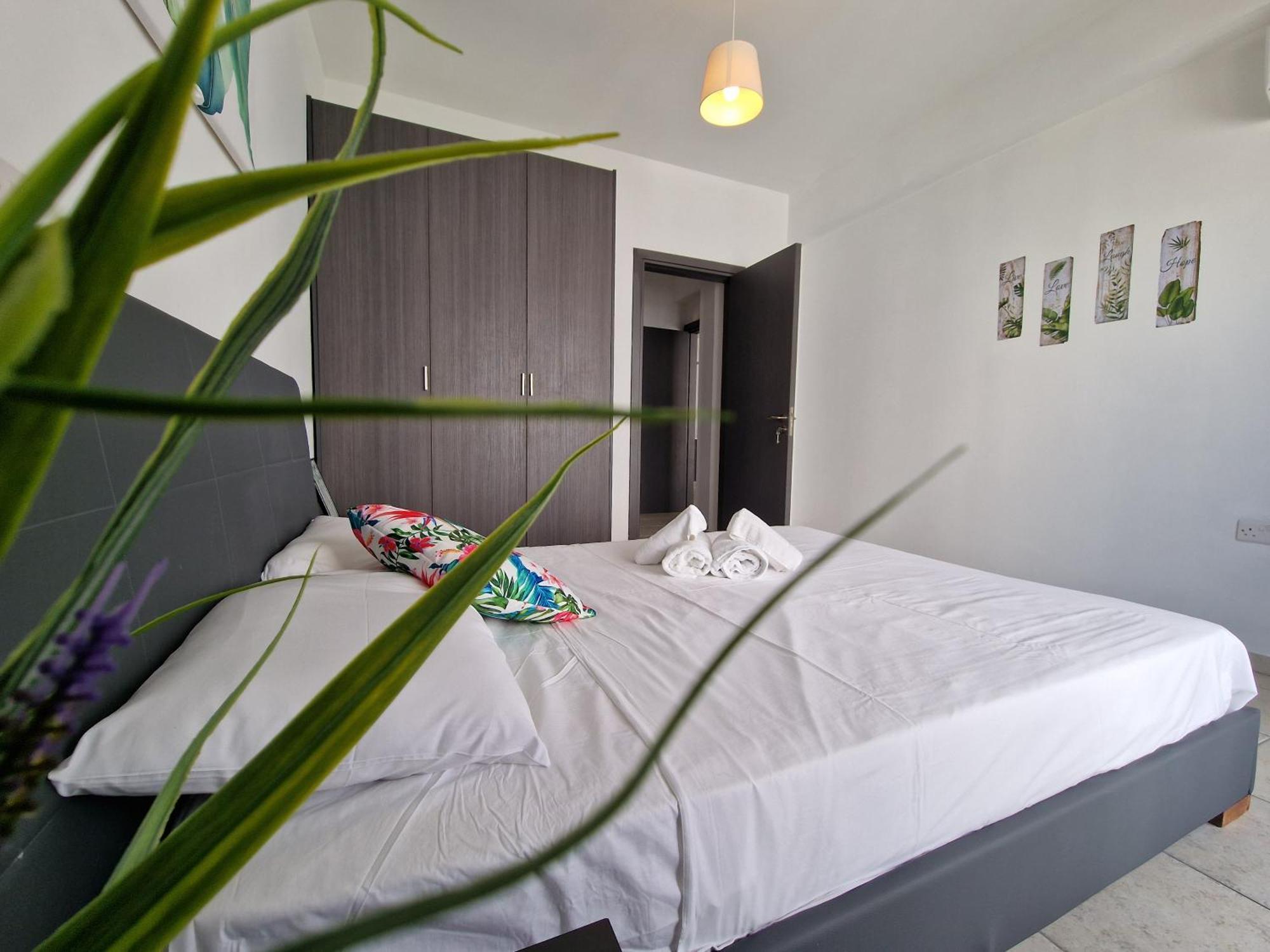 Tropical Paradise 200M From Finikoudes Beach Larnaca Ngoại thất bức ảnh